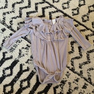Beautiful ruffle neck onesie Kate Quinn 6-12 mos